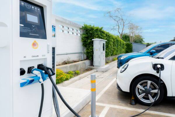Electric Vehicle Technology: Paving the Way for Sustainable Mobility
